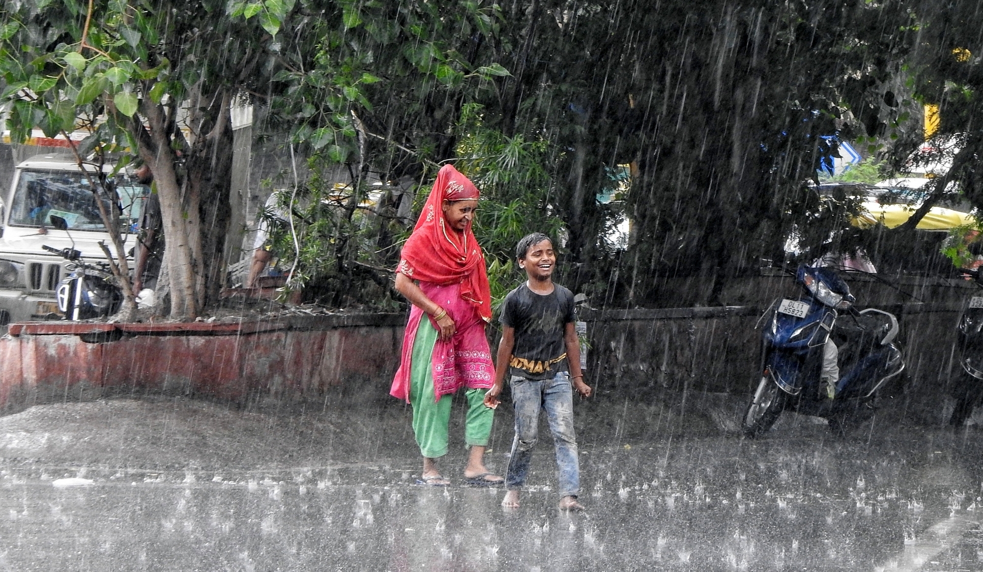 IMD predicts heavy rainfall in 10 states IMD predicts heavy rainfall in 10 states