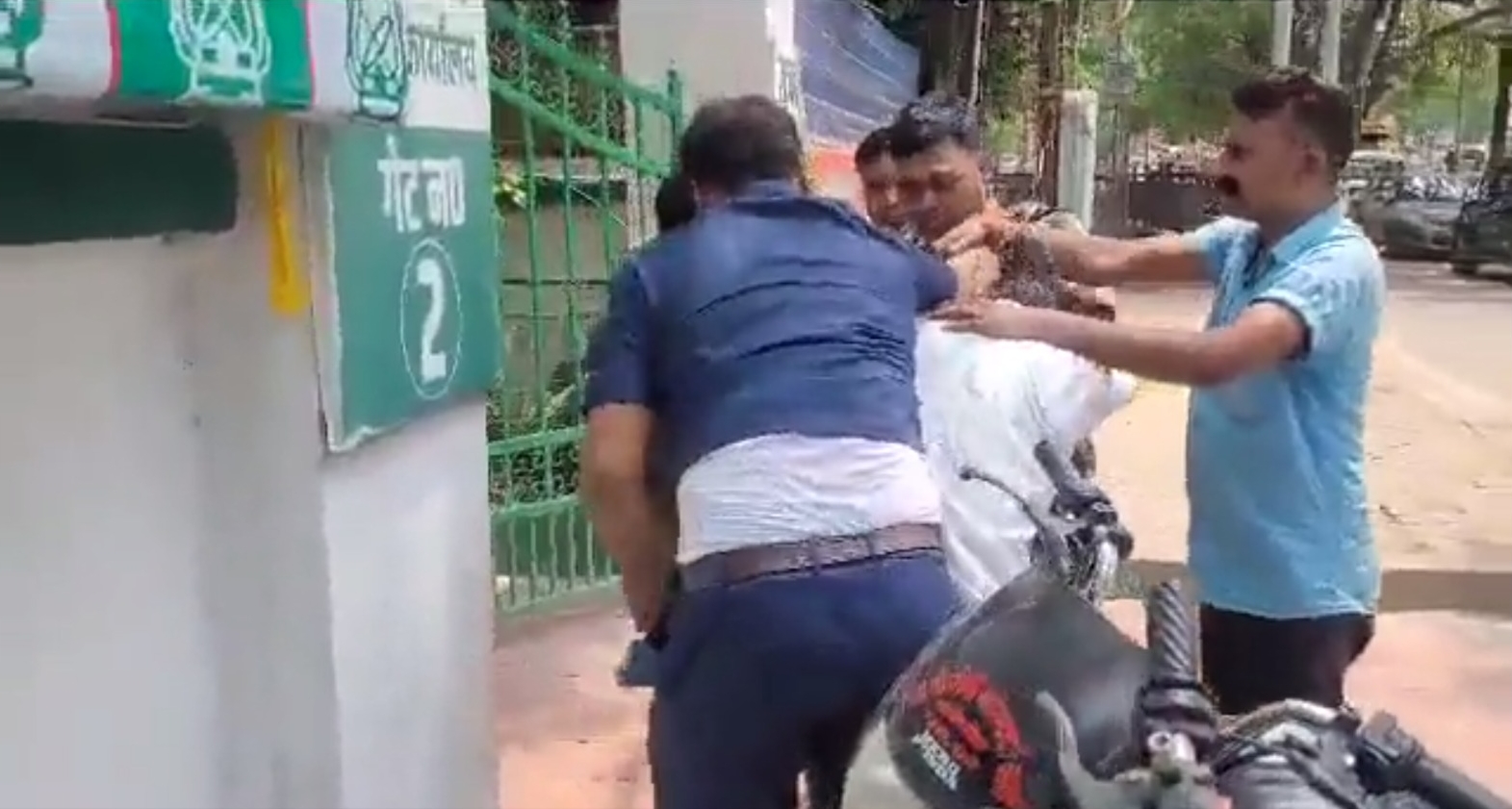 Two security guards of Bihar minister trade blows outside RJD office Two security guards of Bihar minister trade blows outside RJD office