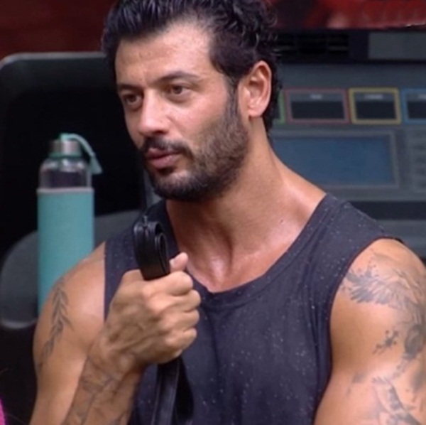‘Bigg Boss OTT 2’: Jad Hadid breaks down during ‘auditioning task’