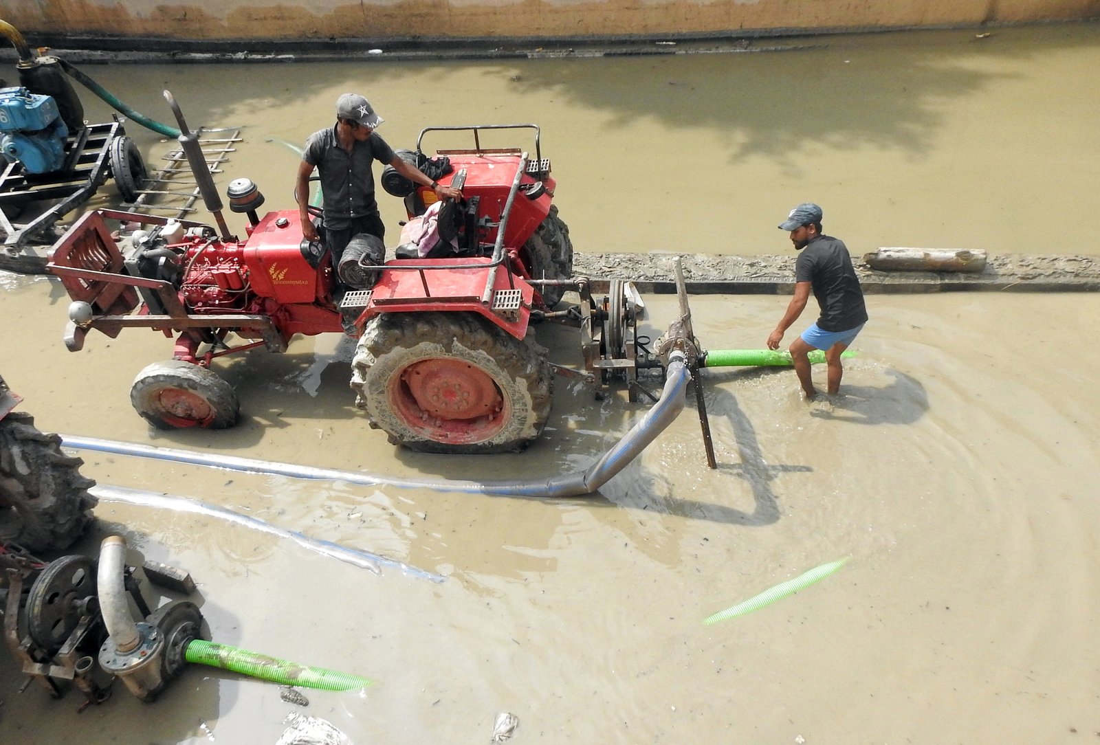 Alert issued as 2.9 L cusec water released in Yamuna river 1 2023071726
