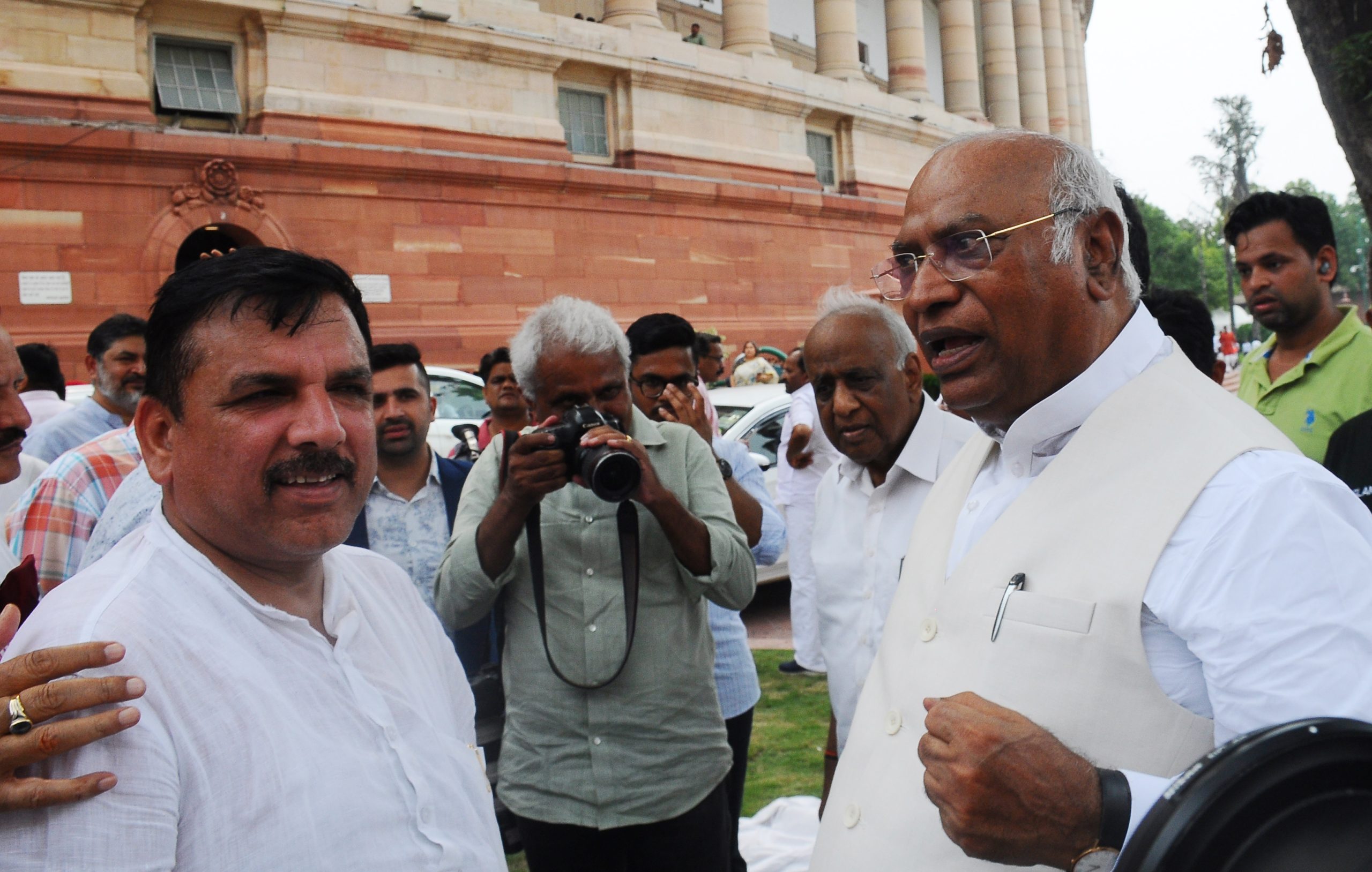 Kharge prevented from speaking in Parliament while demanding PM’s statement over Manipur, alleges Congress Kharge prevented from speaking in Parliament while demanding PM’s statement over Manipur, alleges Congress