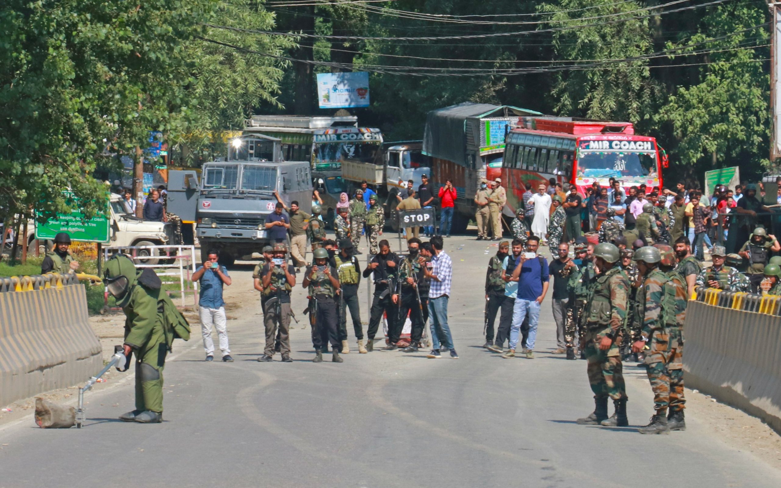 IED detected, defused on Srinagar-Baramulla highway in J&K IED detected, defused on Srinagar-Baramulla highway in J&K