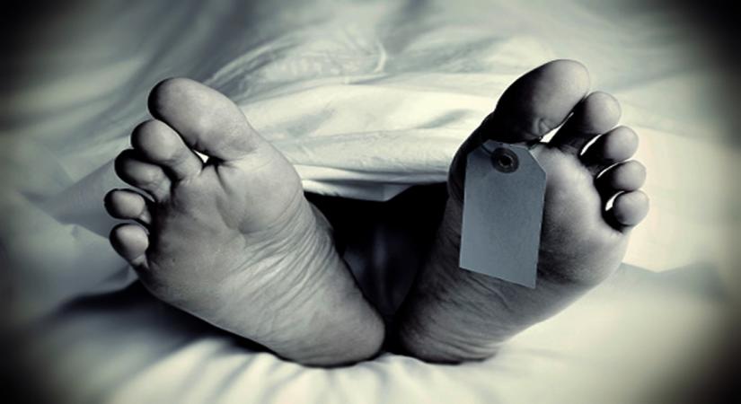 Kolkata doctor found dead in front of foreign girlfriend’s apartment after trying to climb down on water pipe Kolkata doctor found dead in front of foreign girlfriend’s apartment after trying to climb down on water pipe