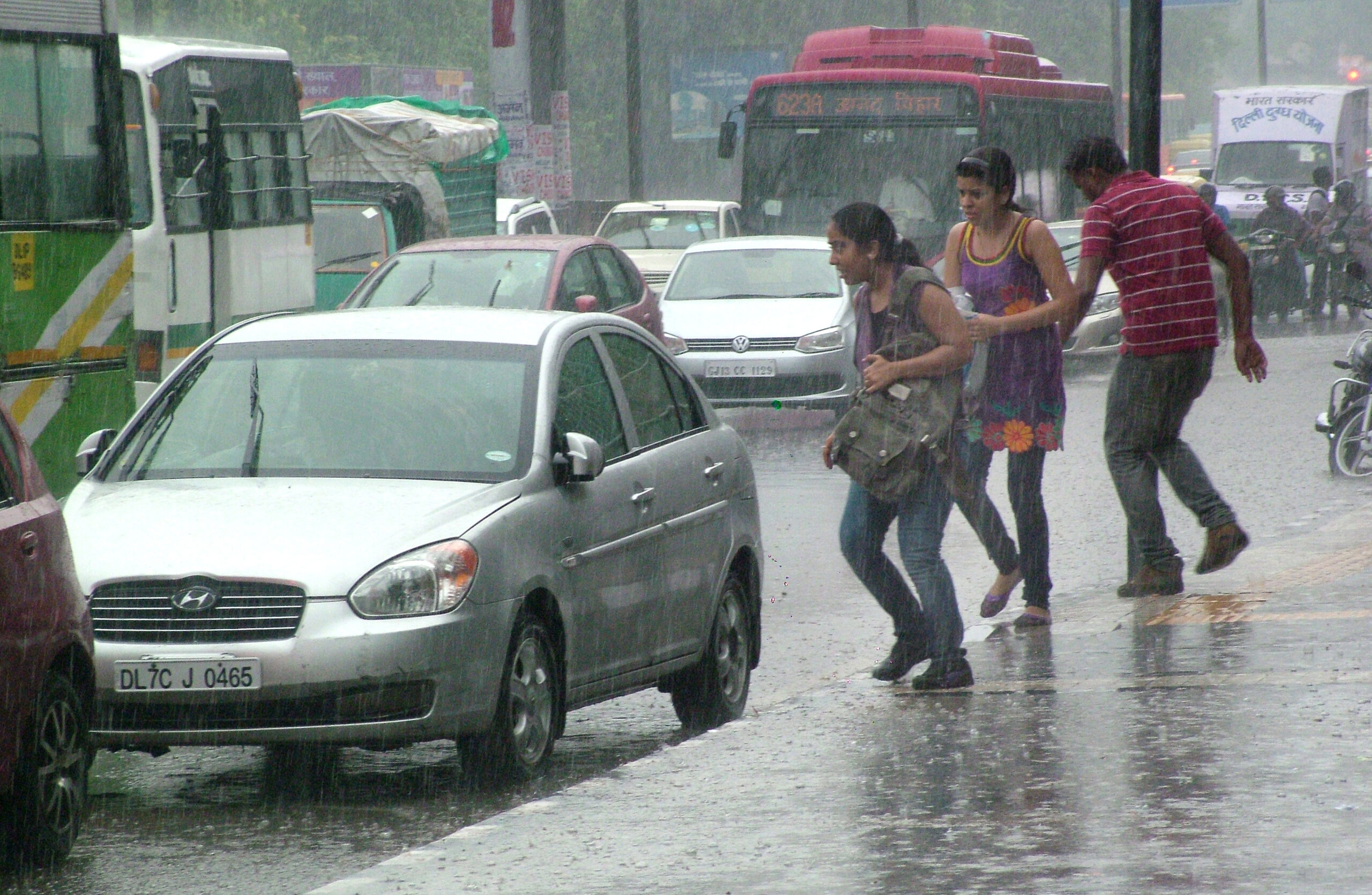 IMD issues yellow alert for rain in Delhi