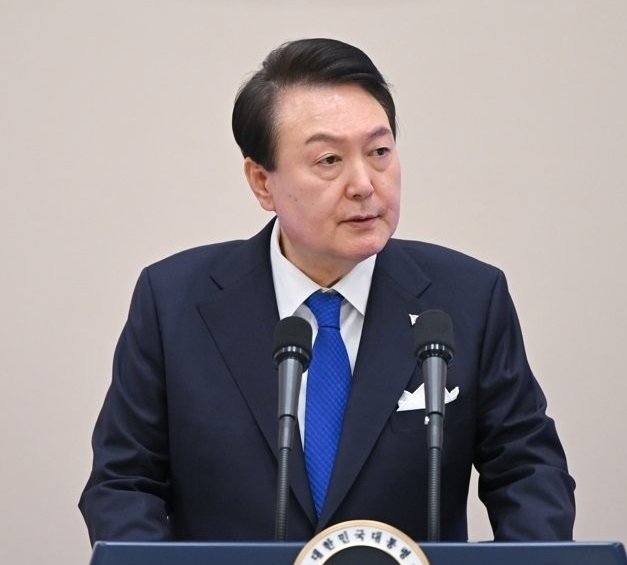 S.Korean President’s approval rating bounces back to 37.3% after falling for 3 weeks