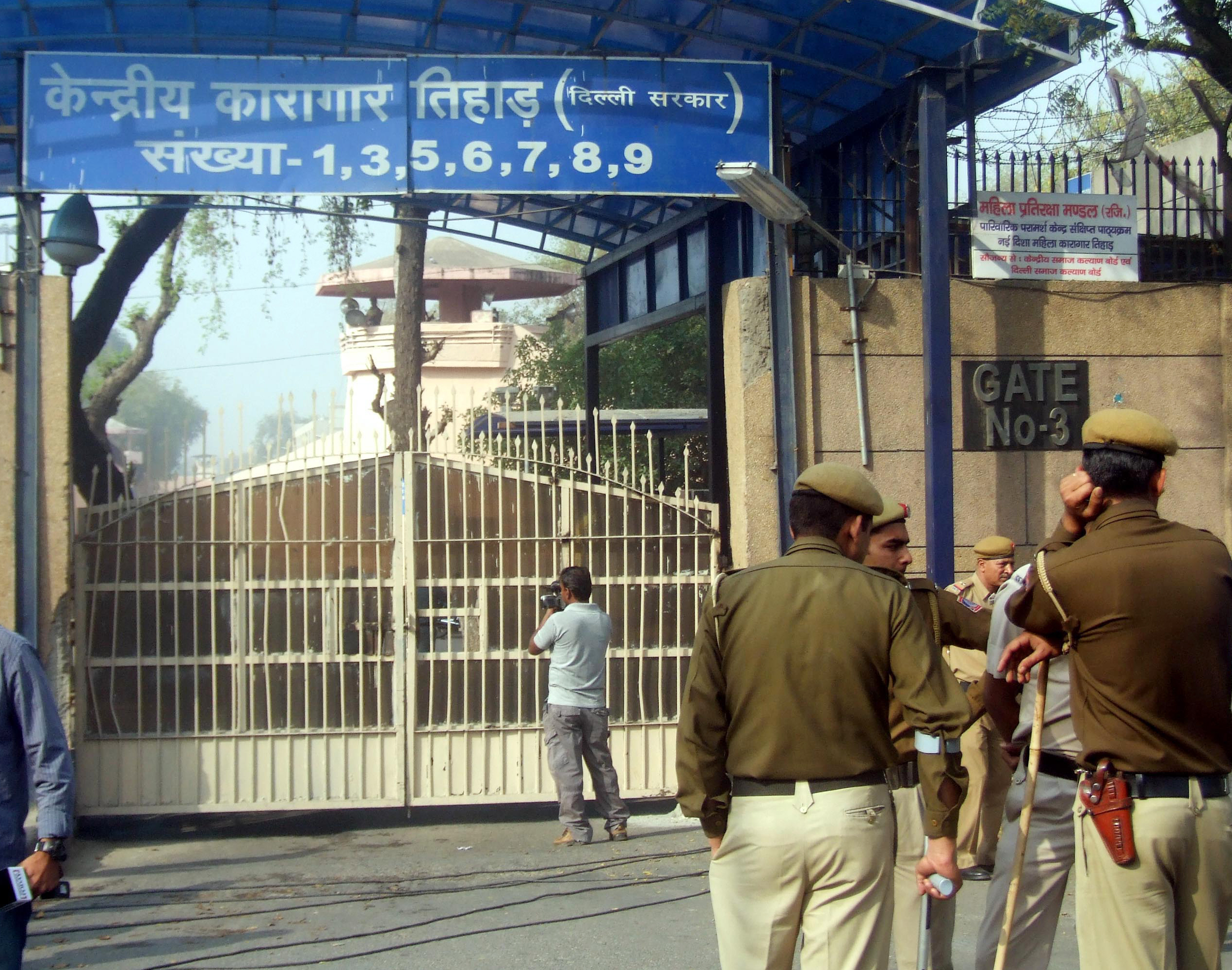 Delhi prison authorities seize 8 mobile phones, contraband in Tihar and Mandoli jails