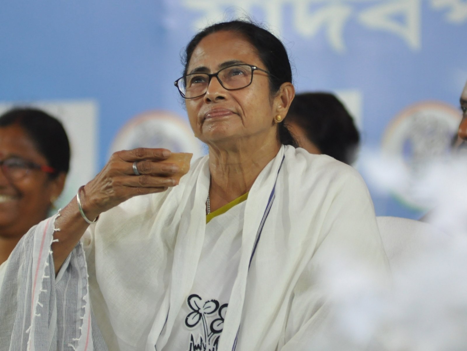 Despite confirming her presence in Oppn meet, Mamata might skip grand dinner