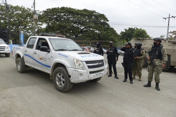 5 inmates killed in Ecuador prison riot