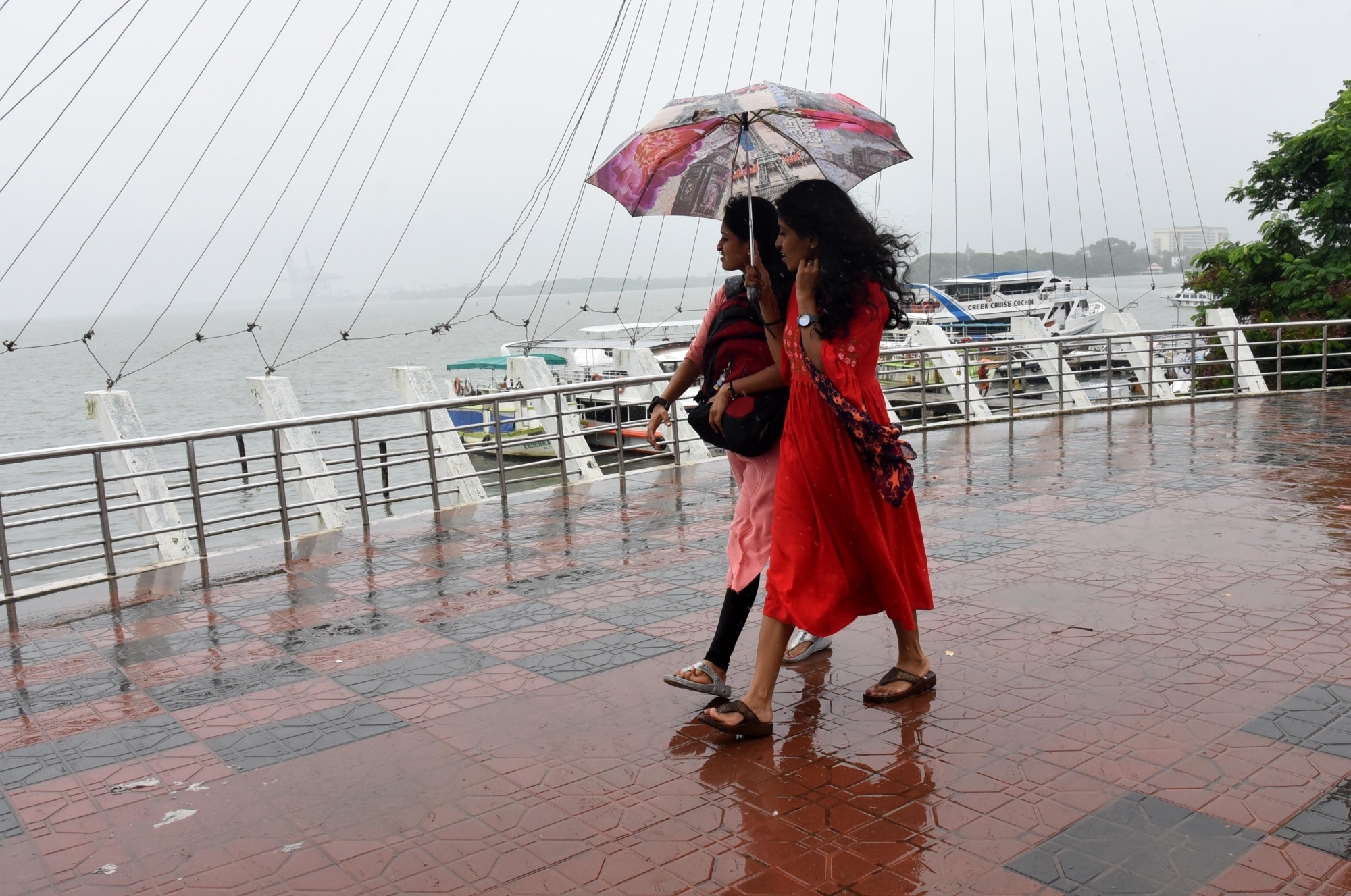 Heavy rains in north and central Kerala , Yellow alert in 6 districts