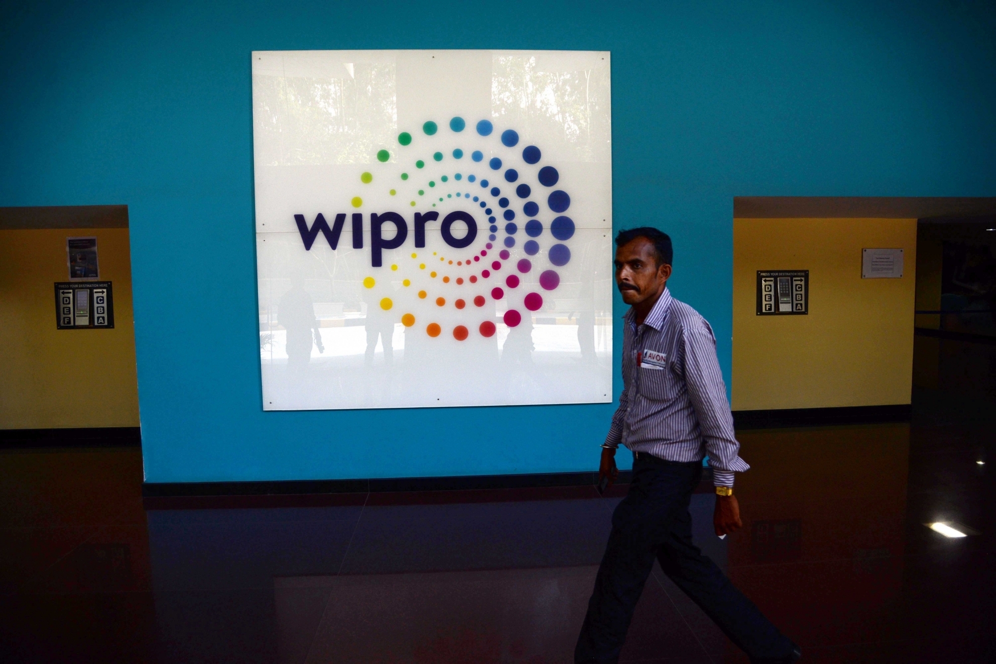 Wipro logs higher net and revenue in Q1
