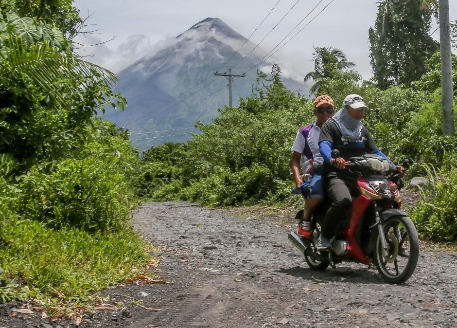 1,624 volcano evacuees in Philippines down with respiratory illnesses