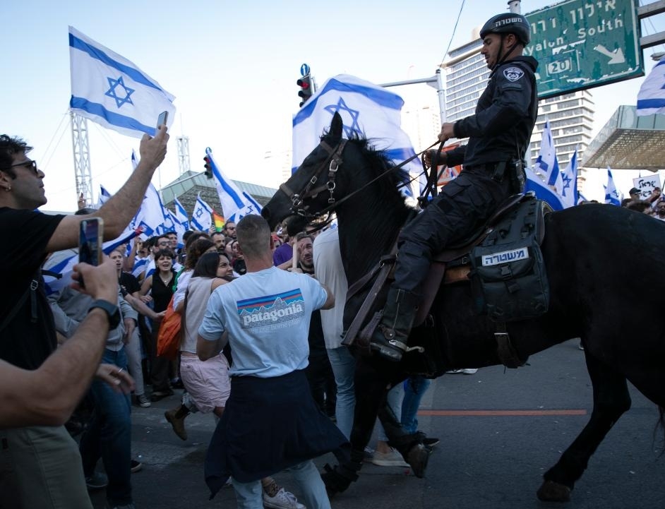 Protesters block highway in Israel after police chief forced to resign