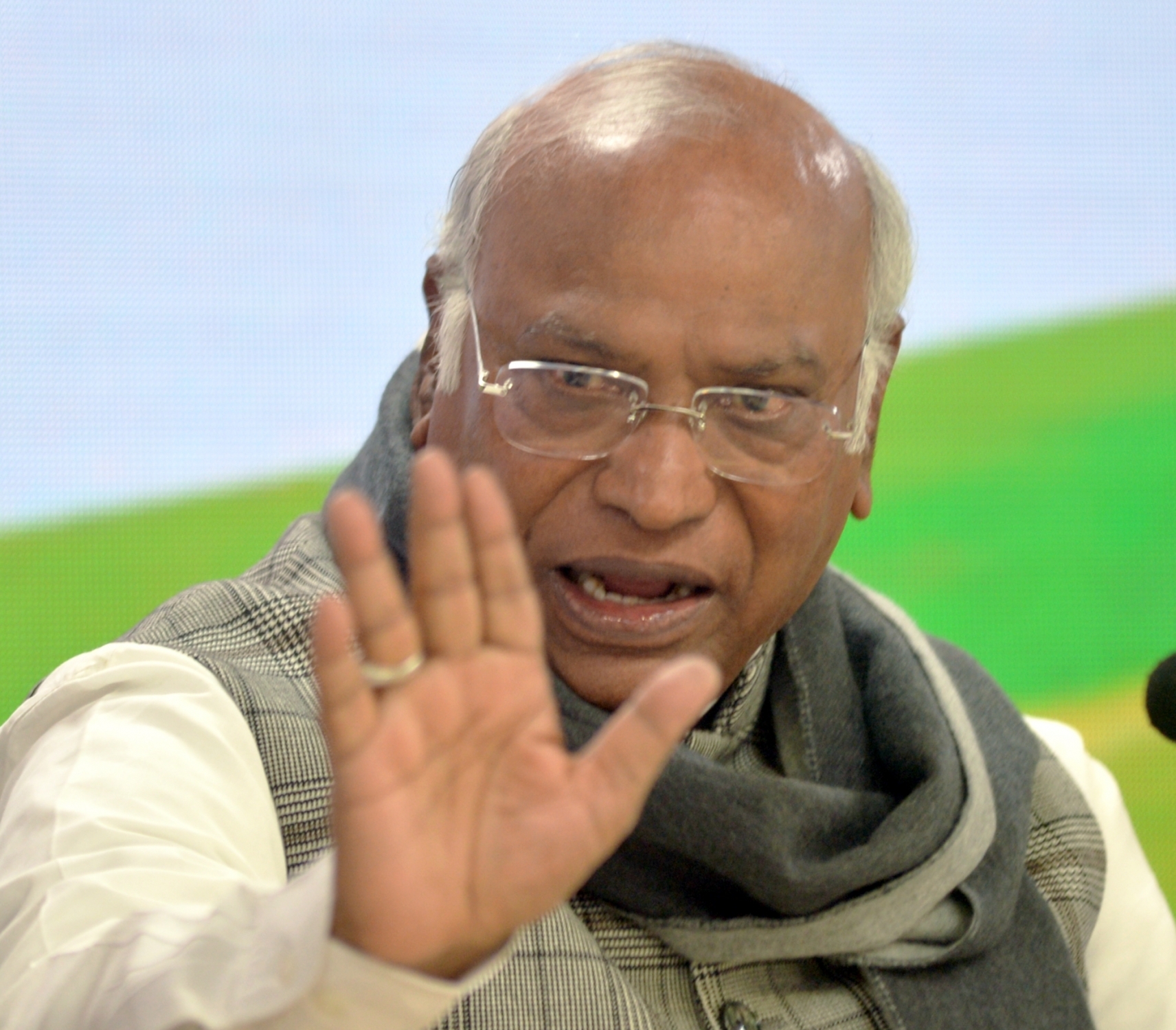 Govt hell bent to kill scientific research: Kharge’s swipe at BJP