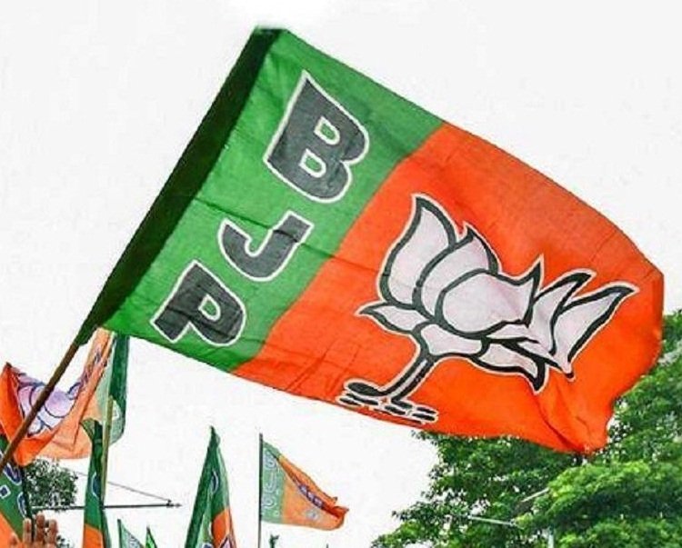 Several OBC leaders in UP join BJP Several OBC leaders in UP join BJP