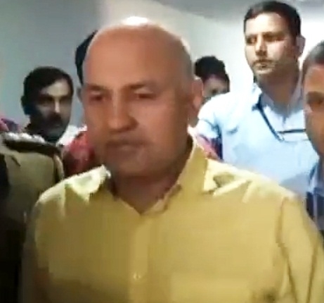 Delhi excise policy scam case: SC issues notice on Sisodia’s pleas, to hear interim bail on July 28 Delhi excise policy scam case: SC issues notice on Sisodia’s pleas, to hear interim bail on July 28