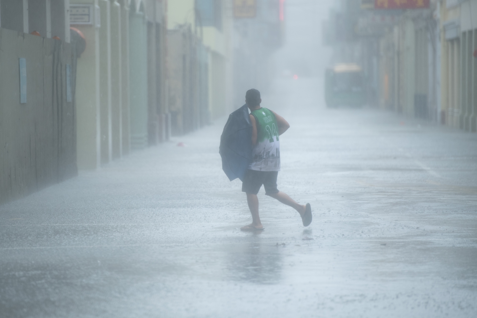 China issues alert for typhoon Doksuri