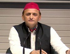 Akhilesh slams Assam CM for his statement on ‘Miyan’