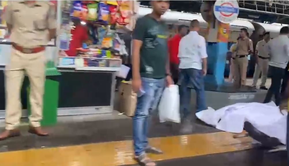 RPF jawan kills colleague, 3 passengers in Jaipur-Mumbai train RPF jawan kills colleague, 3 passengers in Jaipur-Mumbai train