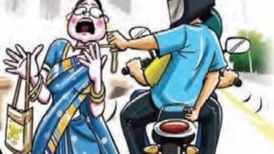 Two chain snatchers held, cash and jewellery recovered