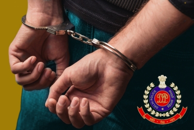 Criminal on way to commit crime held in Delhi