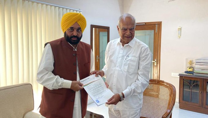 ‘Summoning special session patiently illegal,’ Punjab Guv informs CM