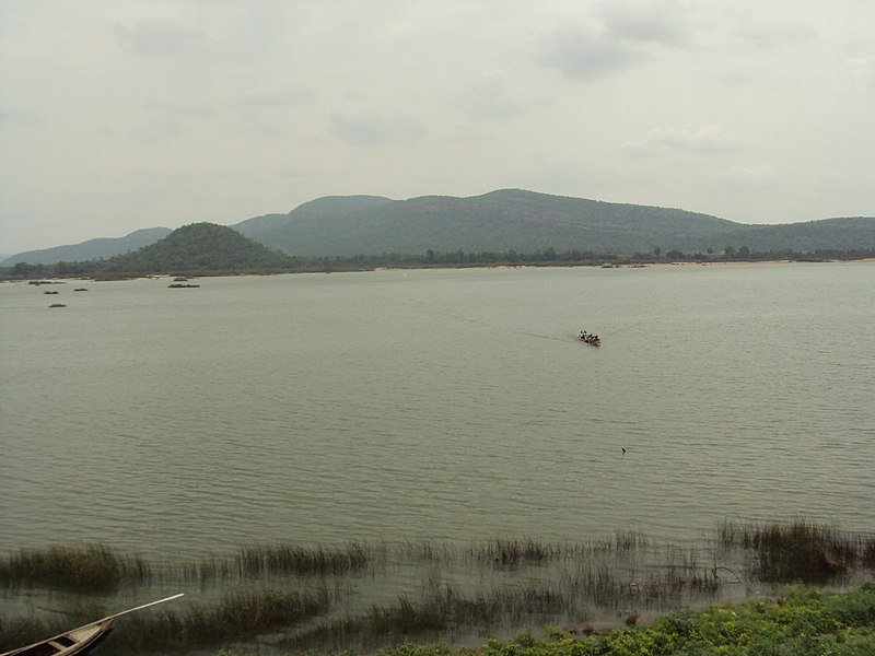 Five districts in Andhra Pradesh on alert as Godavari level rises Five districts in Andhra Pradesh on alert as Godavari level rises