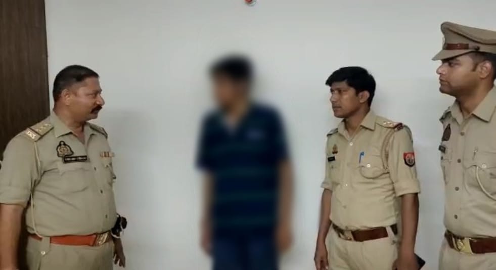 Alertness of police, saves life of youth in Greater Noida Alertness of police, saves life of youth in Greater Noida