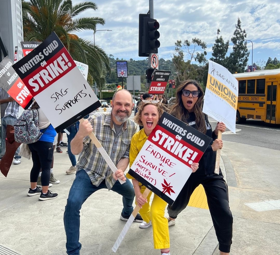 Craig Mazin says, he is ‘philosophically aligned’ to WGA Craig Mazin says, he is ‘philosophically aligned’ to WGA