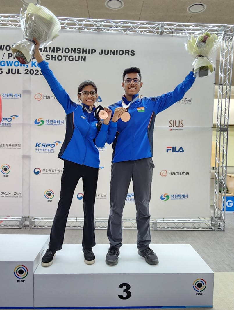 ISSF Shooting: Abhinav, Gautami win Air Rifle Mixed Team gold at Junior World Championship ISSF Shooting: Abhinav, Gautami win Air Rifle Mixed Team gold at Junior World Championship