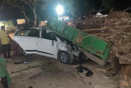 Three killed as car rams into tractor in Karnataka