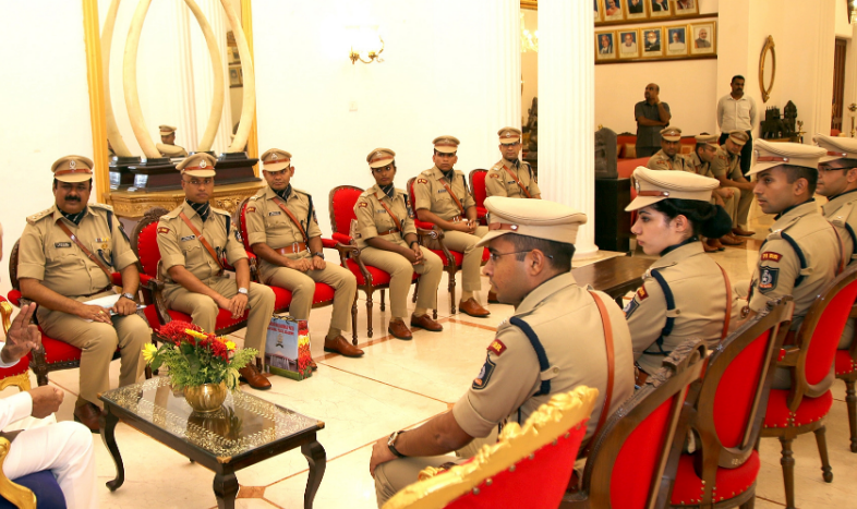 K’taka police launch hunt for man who threaten to murder HC judges K’taka police launch hunt for man who threaten to murder HC judges