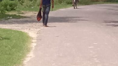 Man chops off sister’s head, carries it in gunny bag