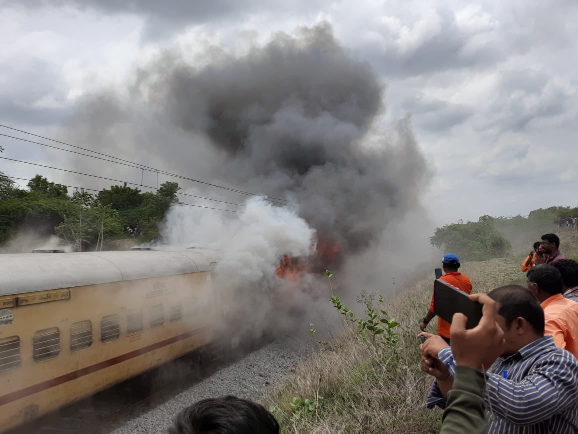 Fire breaks out in Falaknuma Express near Hyderabad