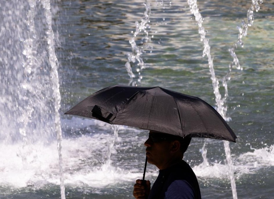 Over 90 mn Americans under heat alerts Over 90 mn Americans under heat alerts