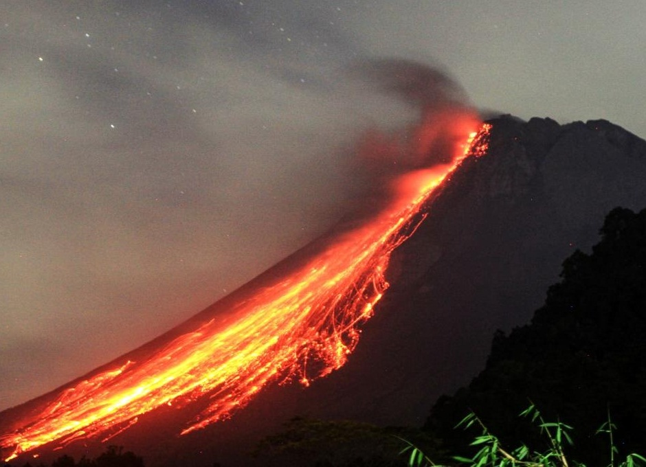 Indonesia’s Mt. Merapi erupts 16 times in 24 hours Indonesia’s Mt. Merapi erupts 16 times in 24 hours