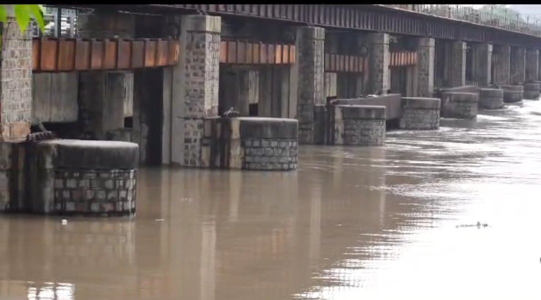 One gate of ITO barrage has been opened, says Kejriwal