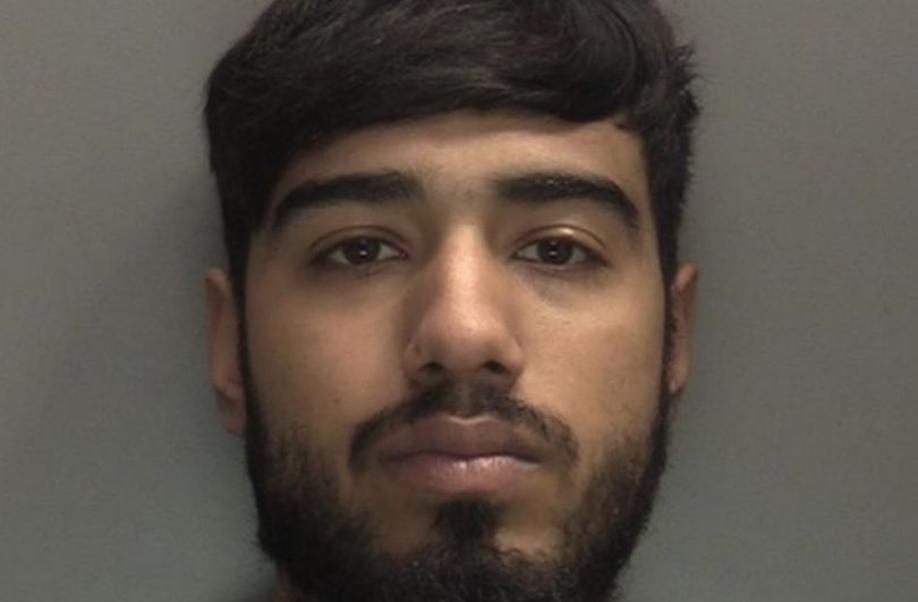 Indian-origin man handed suspended sentence for attacking UK teen Indian-origin man handed suspended sentence for attacking UK teen