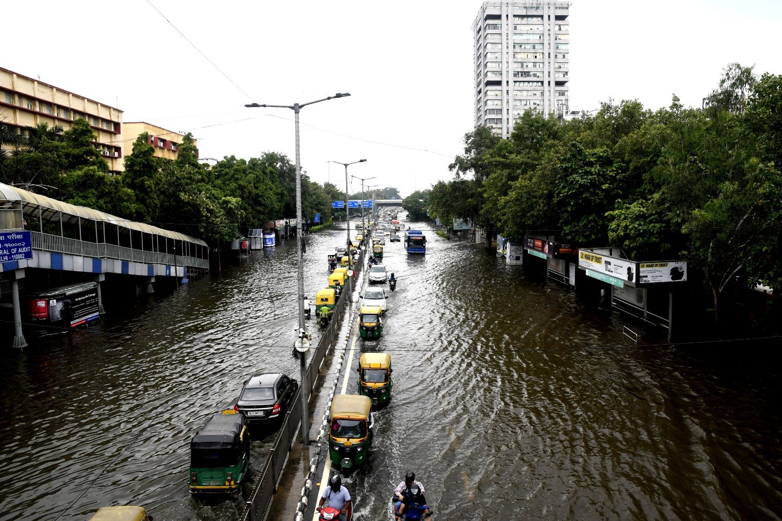 Water level in Yamuna drops to 205.91m, surrounding areas still waterlogged