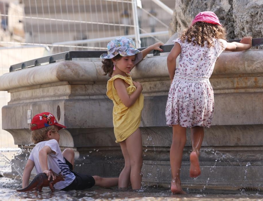 Heat waves impact 92 mn kids in Europe, Central Asia: Unicef