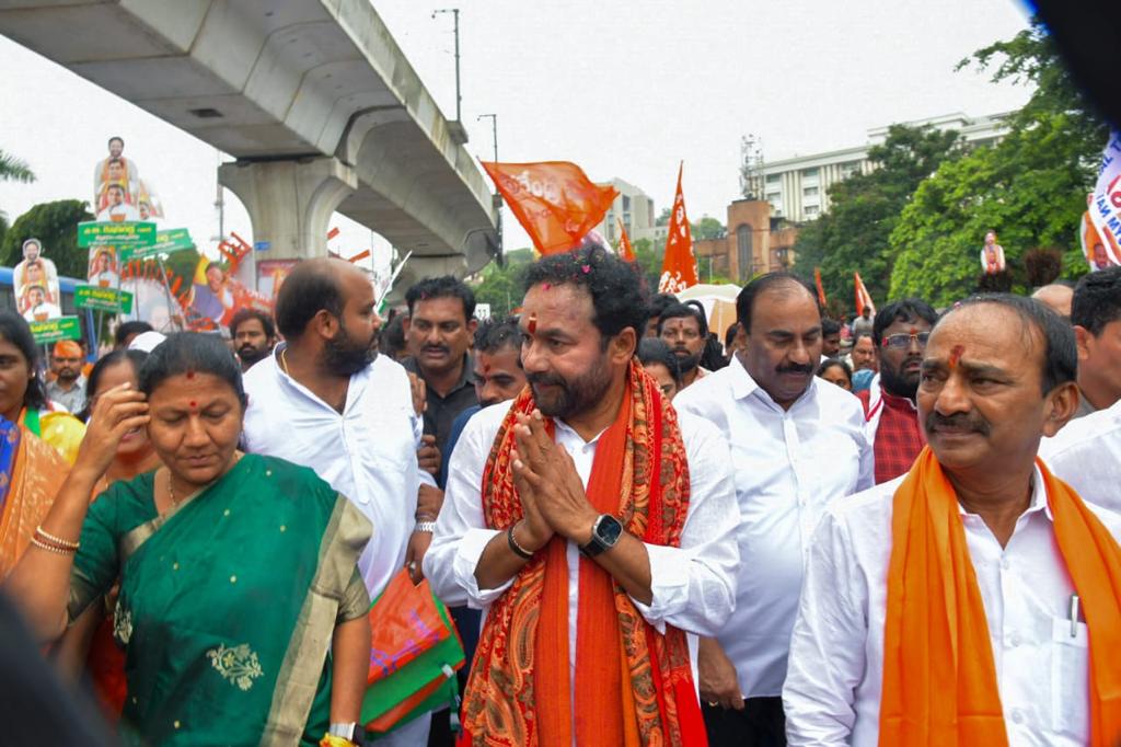 Difference in Telangana BJP come to fore again Difference in Telangana BJP come to fore again