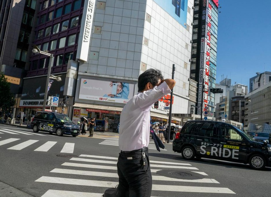 Sweltering heat wave hits Japan Sweltering heat wave hits Japan