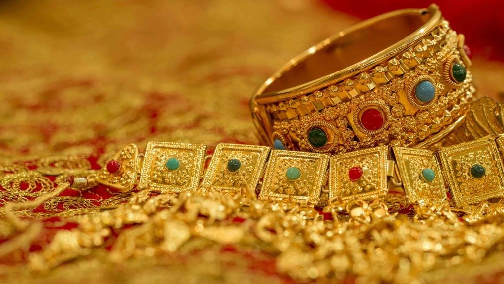 Jewel thieves targeting Indians, South Asians in Massachusetts: Report Jewel thieves targeting Indians, South Asians in Massachusetts: Report