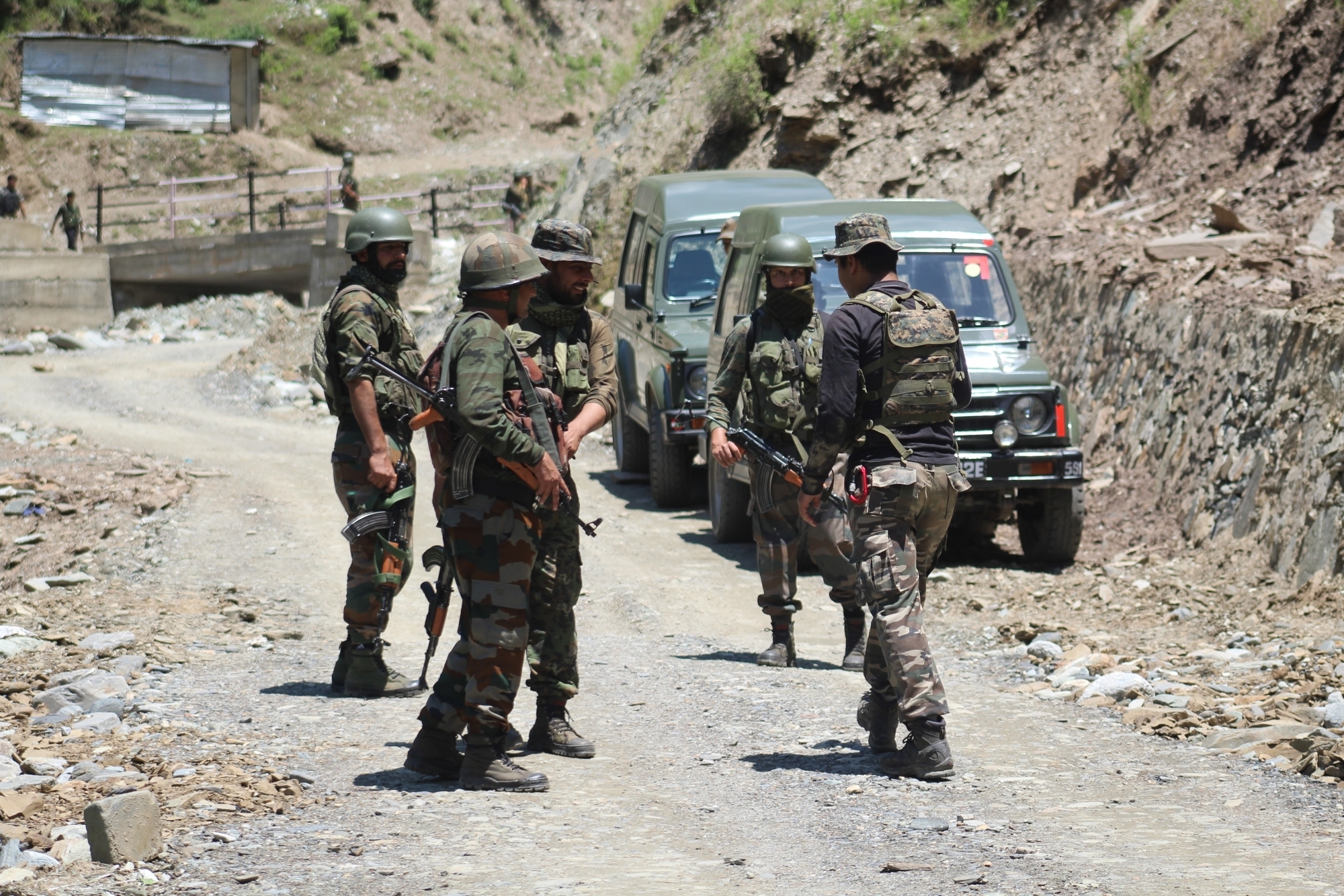 Pak intruder shot dead at IB in Jammu Pak intruder shot dead at IB in Jammu