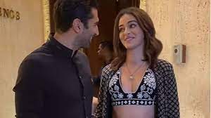 Aditya Roy Kapur and Ananya Panday looked lost in each other.