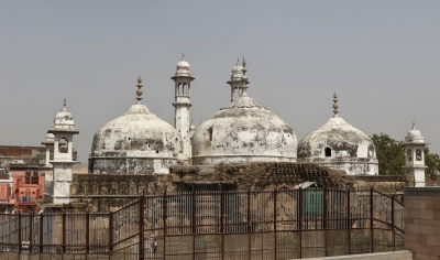 SC stays ASI survey of Gyanvapi mosque till 5 p.m. Wednesday (Ld) SC stays ASI survey of Gyanvapi mosque till 5 p.m. Wednesday (Ld)