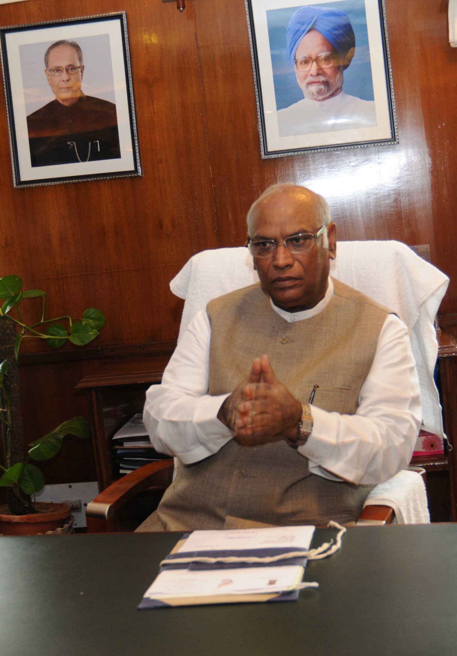 People know govt is working on slogans of ‘acche din’ to hide failures: Kharge