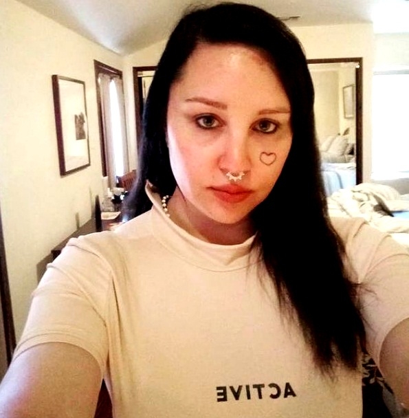 Amanda Bynes checks out of psychiatric facility Amanda Bynes checks out of psychiatric facility
