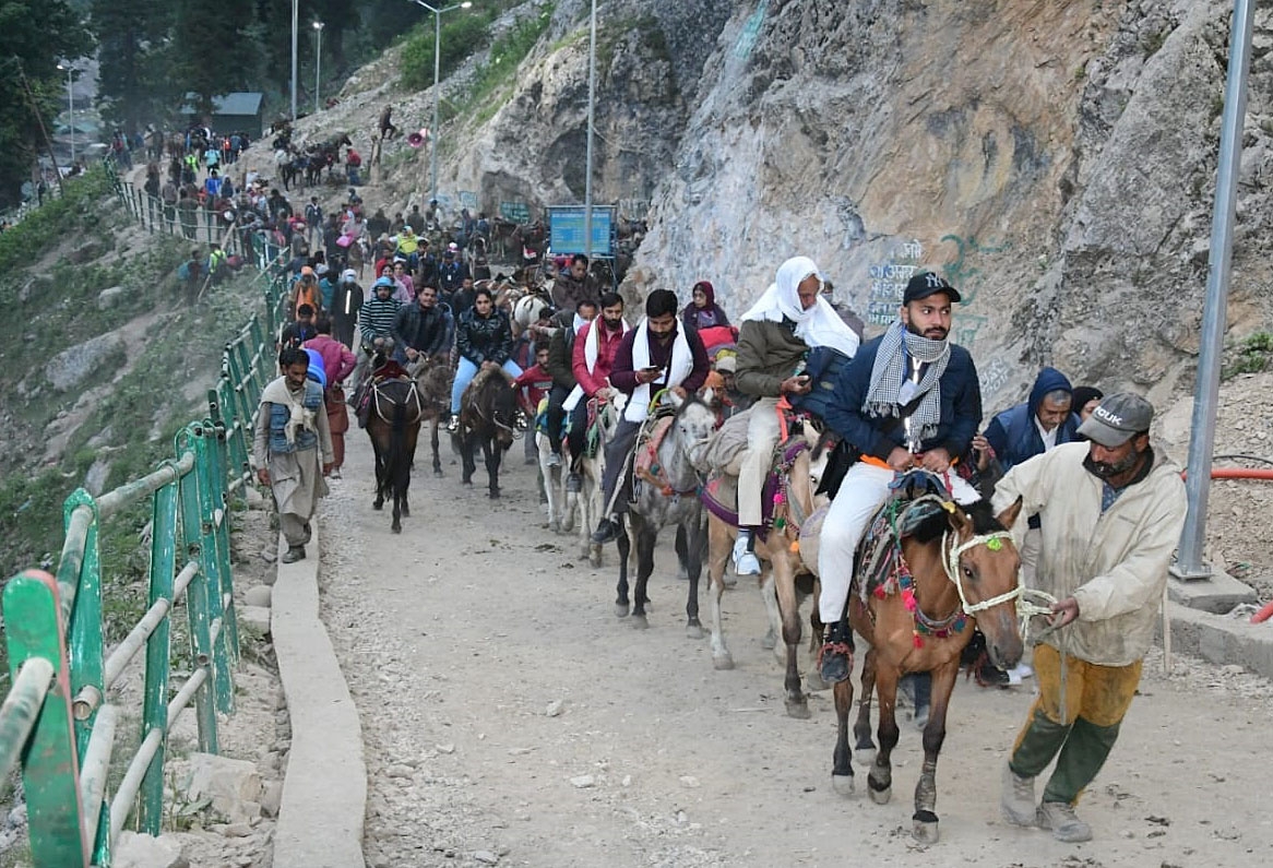 Over 16,000 perform Amaranth Yatra on 13th day Over 16,000 perform Amaranth Yatra on 13th day