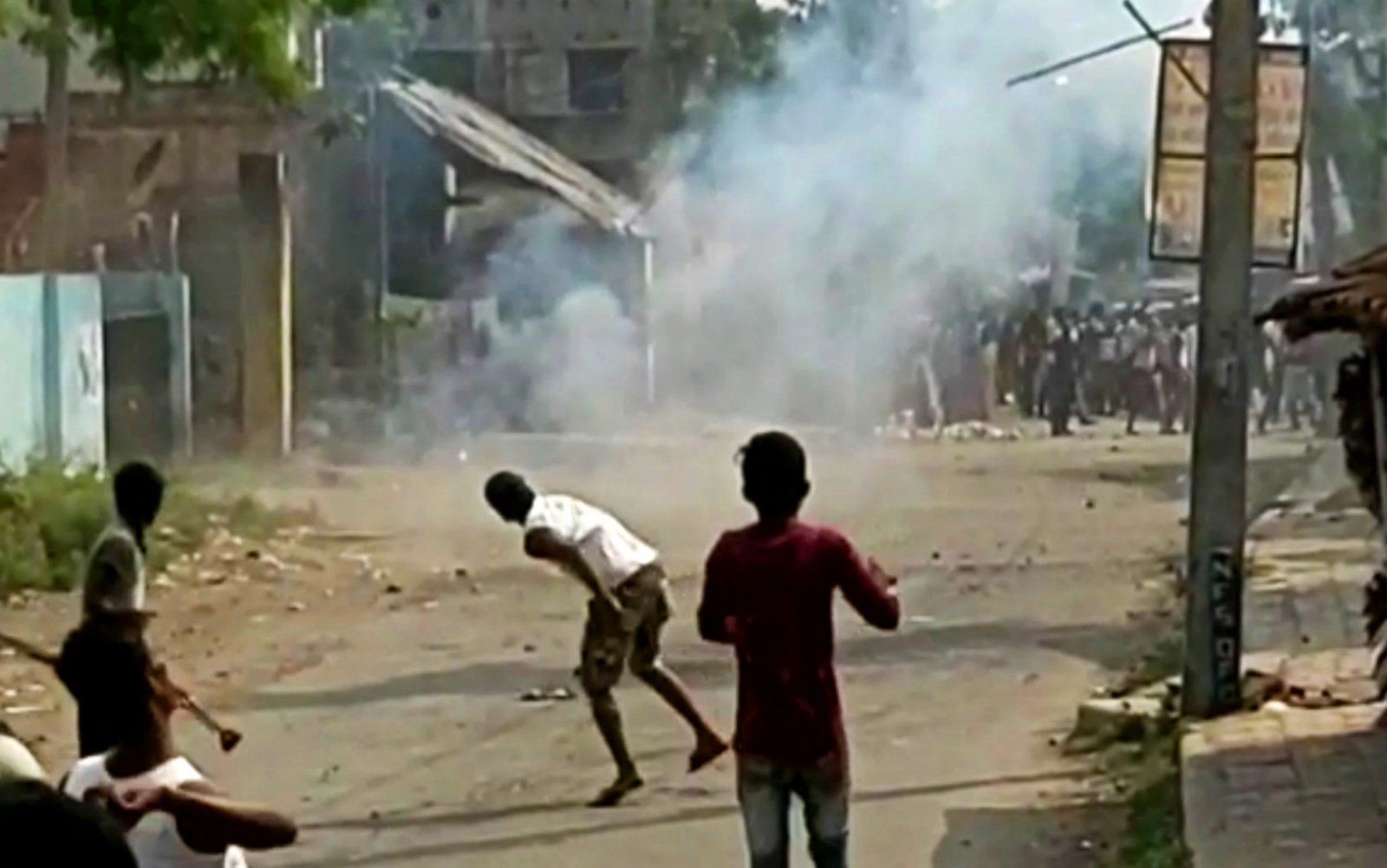 Violence in parts of Bengal’s South 24 Parganas a day after Guv visit Violence in parts of Bengal’s South 24 Parganas a day after Guv visit