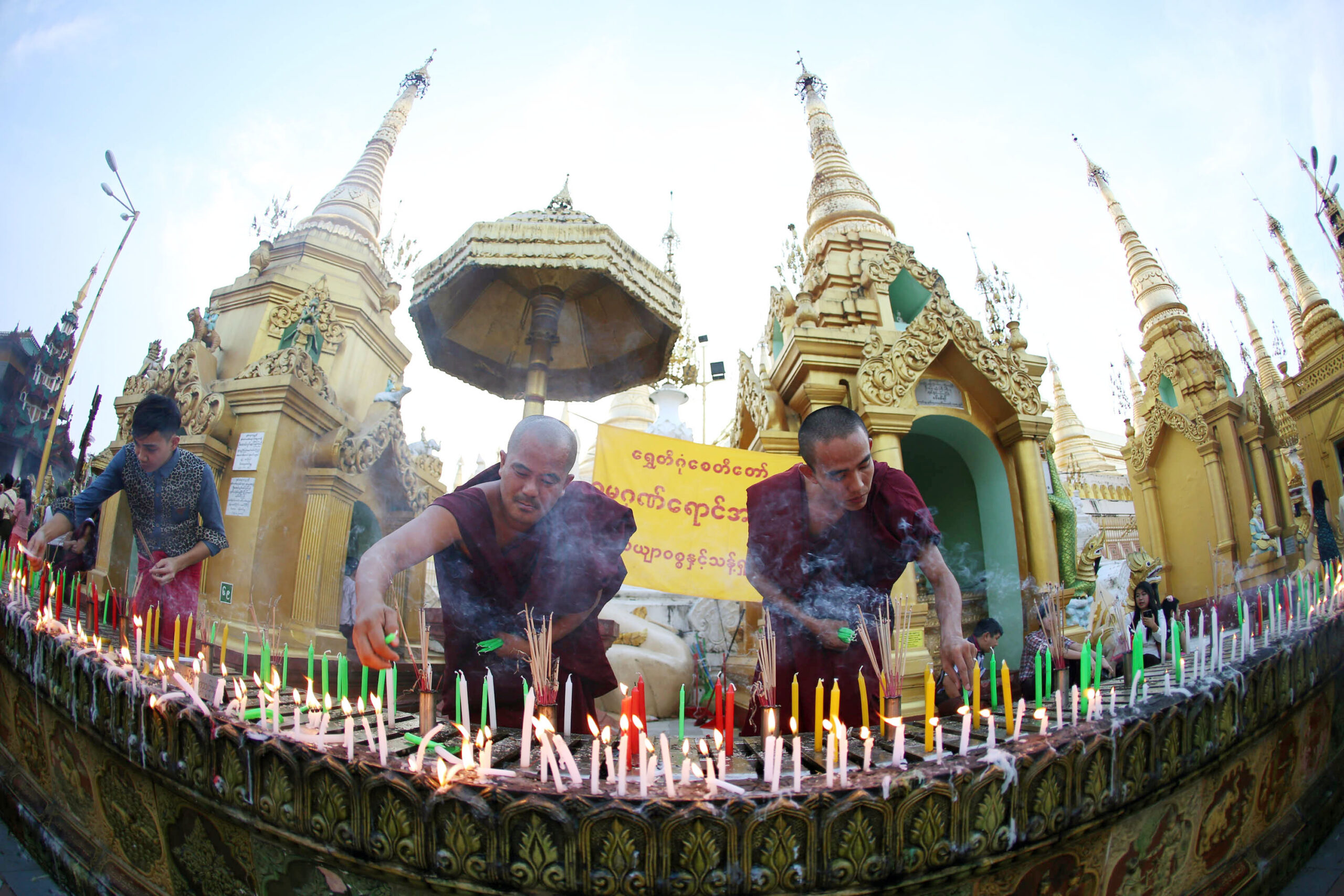 40K foreign tourists visit Myanmar’s Shwedagon Pagoda in H1